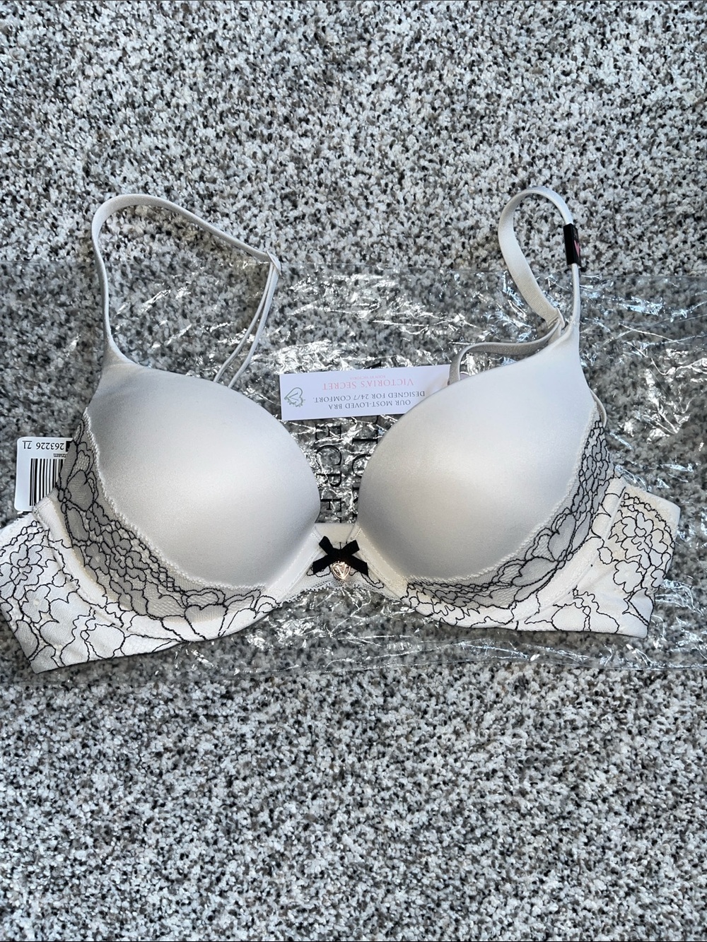 Victoria’s Secret Body By Victoria Push-Up Bra - 34B